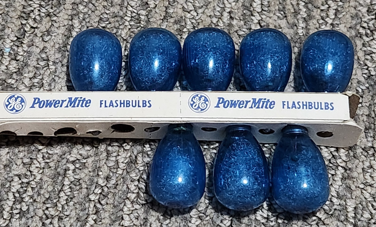 ESTATE FIND: Vintage General Electric Flashbulbs M2B 8ct. Unused
