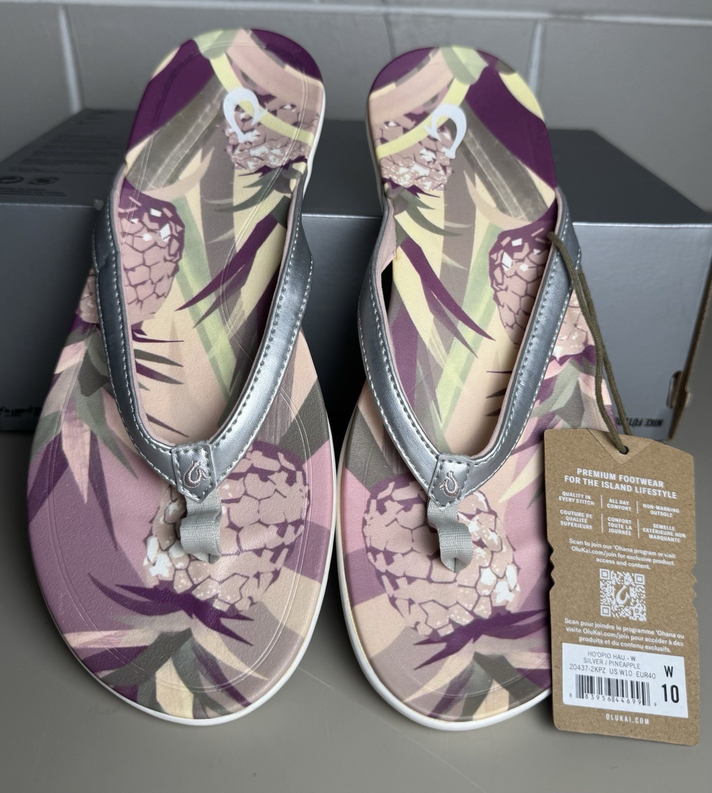 Olukai Women’s Sandals Ho'Opio Hau Size 10 Beach Silver Pineapple Brand New