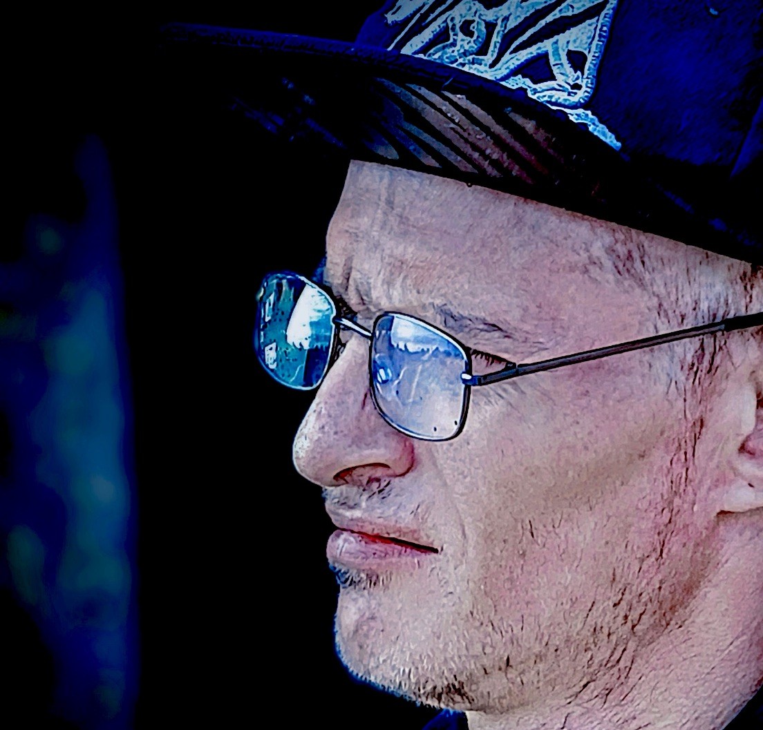 Restoration, Add and remove objects and people from images and schedule shoots