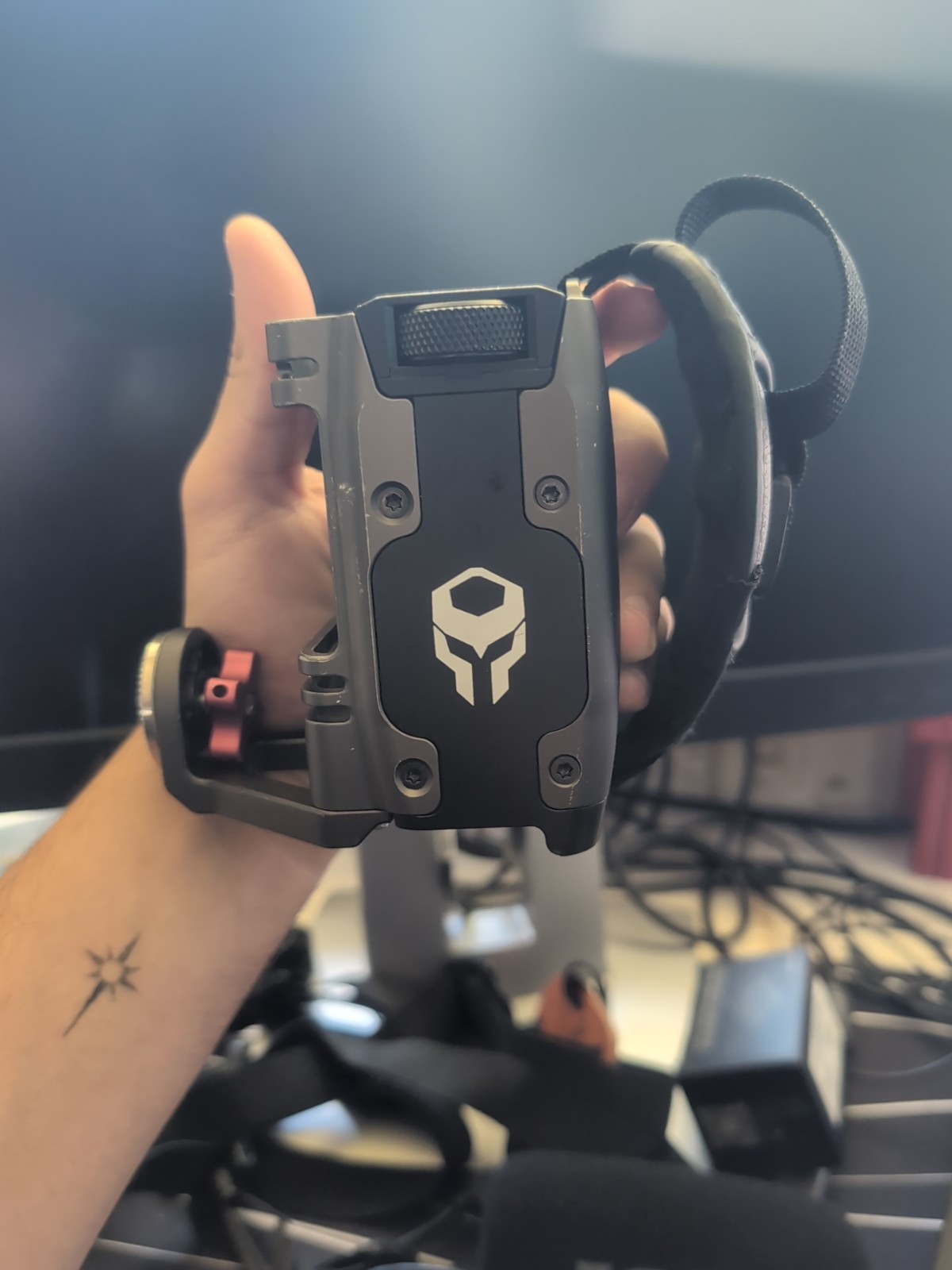 Tilta Side Focus Handle Type II (F970 Battery) – Tilta Gray