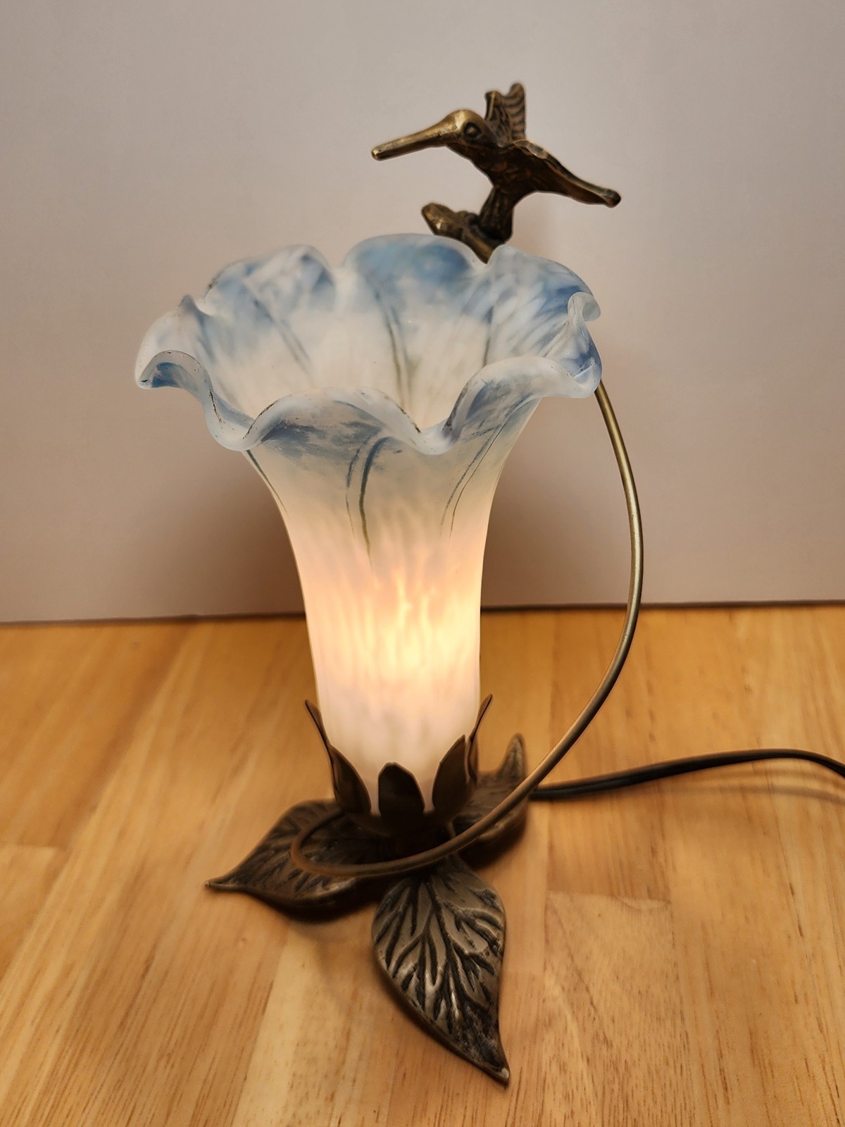 Vintage Tiffany Style Hummingbird Tulip Flower Lamp Brass Base  H:9” x 4”W