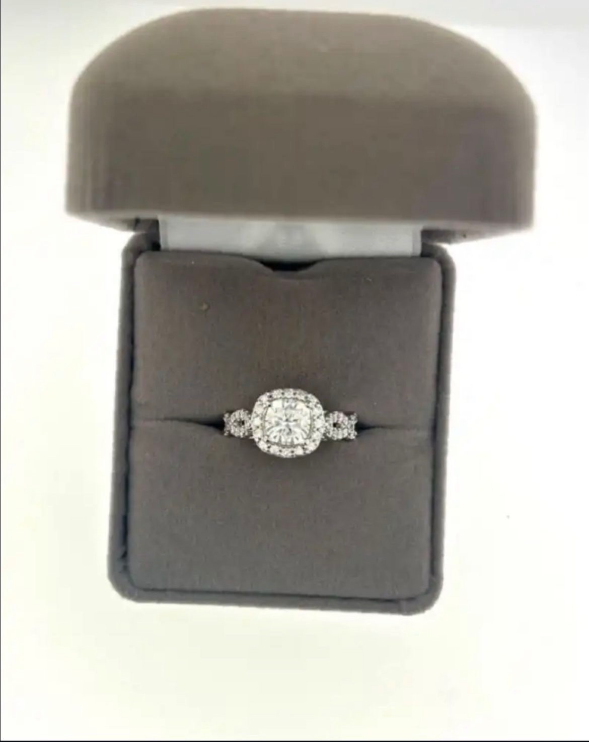 Women’s Engagement/Wedding Ring size 5.5 moissanite white gold VERY Sparkly