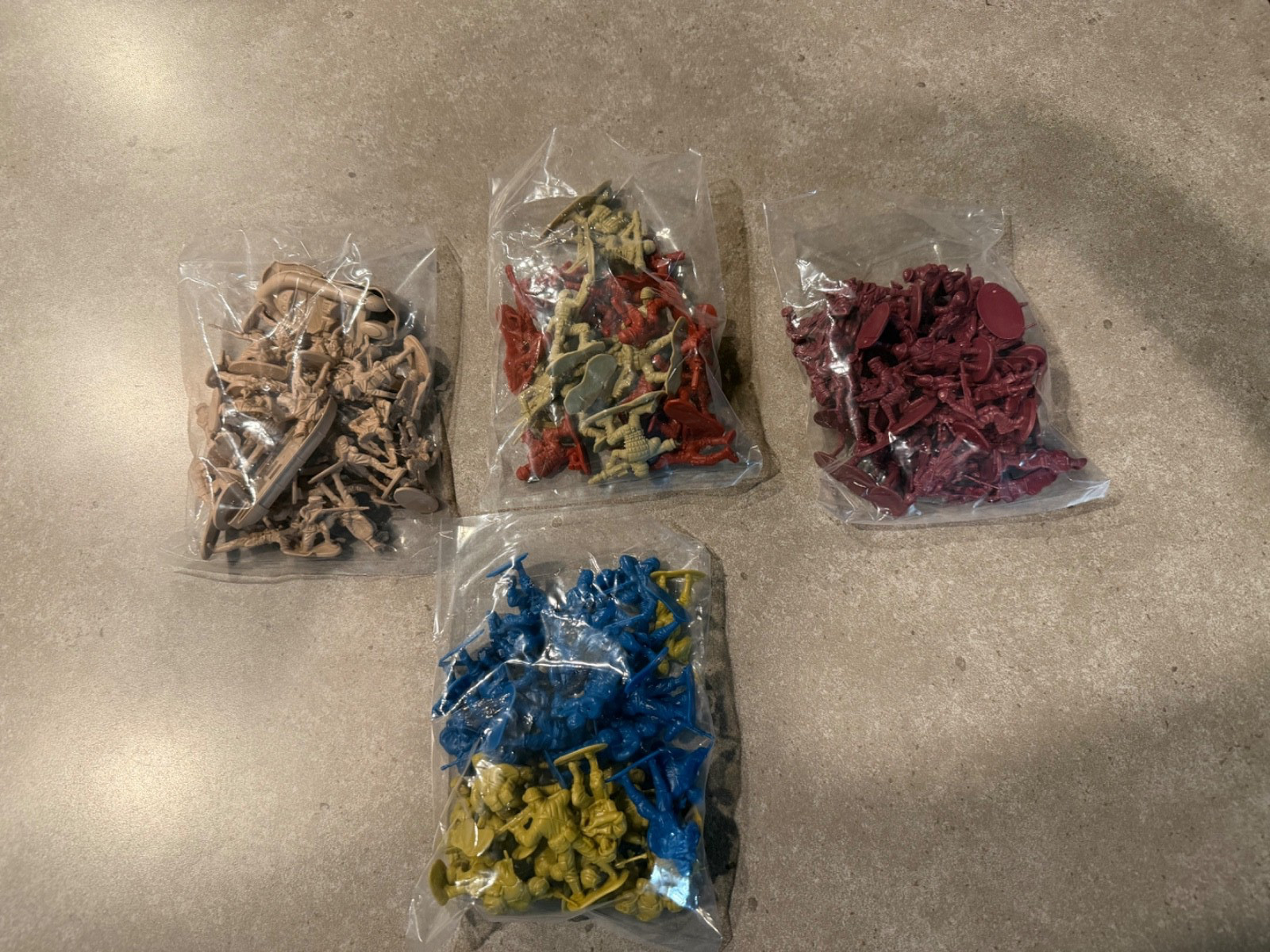 LOT of Army Men  Plastic Figurines   What you see is what you get!!