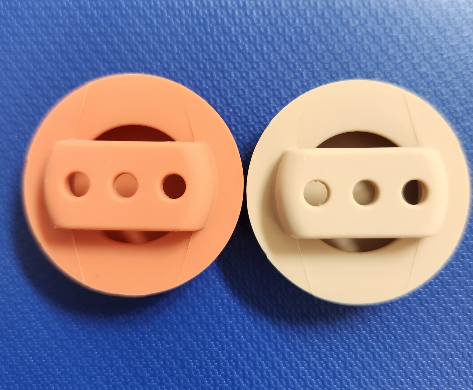 Winsee Airtag Dog Collar Holder 2 Pack, Pet Airtag Holder for Apple GPS Tracker