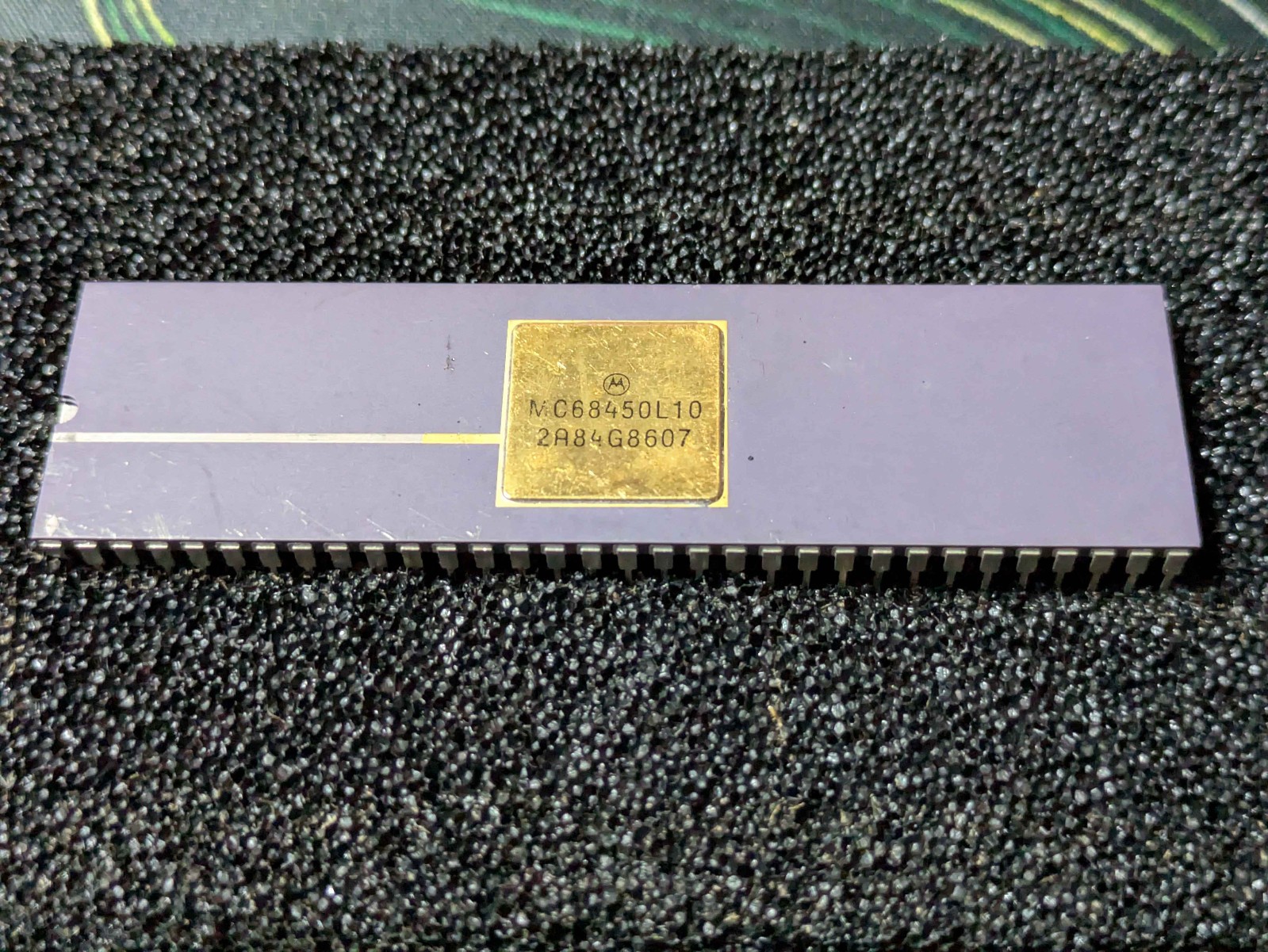 [New Old Stock/NOS] Motorola MC68450L10 - Ceramic Package with Gold Pins