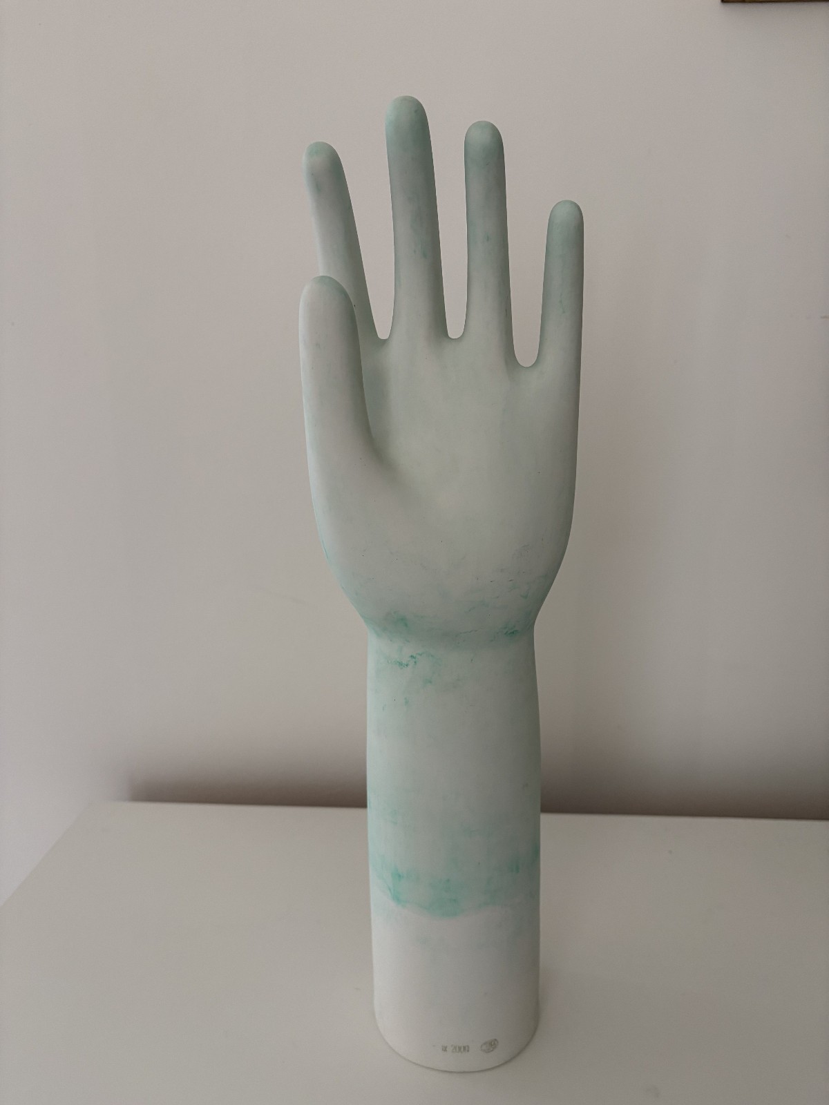 general porcelain glove mold