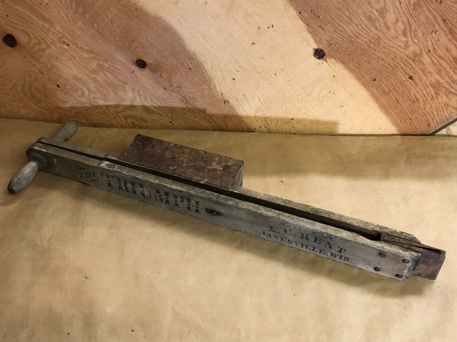 Old Antique Vintage Triumph Single Hopper Hand Walking Corn Planter Garden Farm