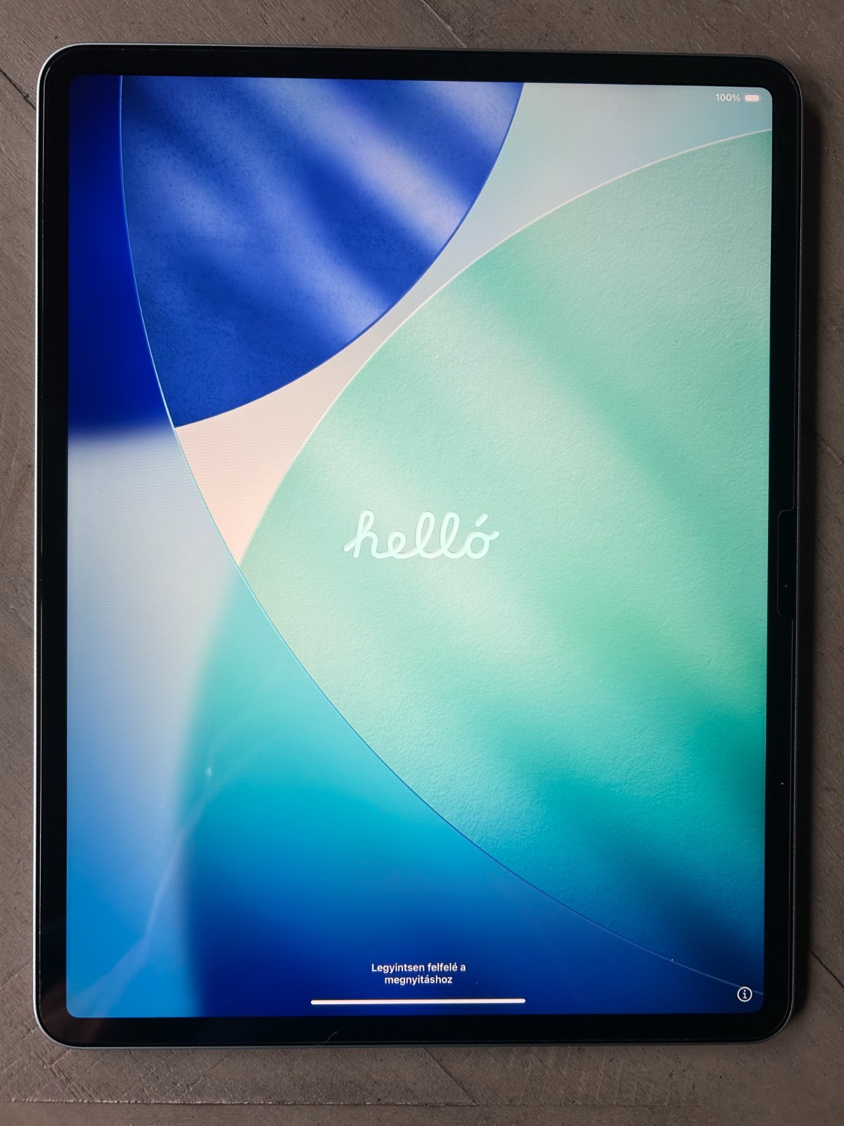 Apple iPad Air 13" M3 7th Gen Wi-Fi Tablet 256GB Model A3268 + BUNDLE