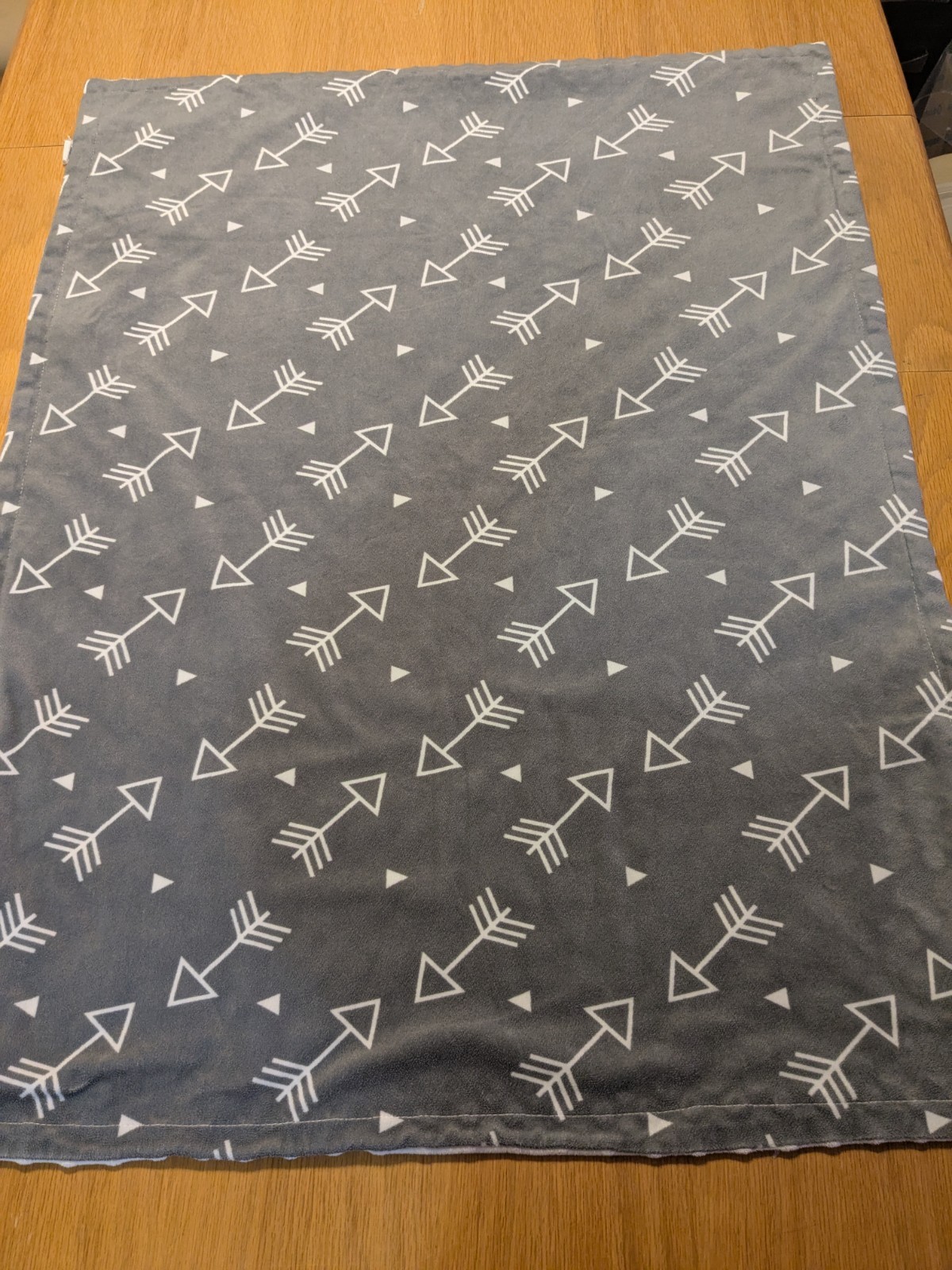 Boritar Baby Blanket Soft Minky Double Layer Dotted Backing Arrow 29”x38” Gray