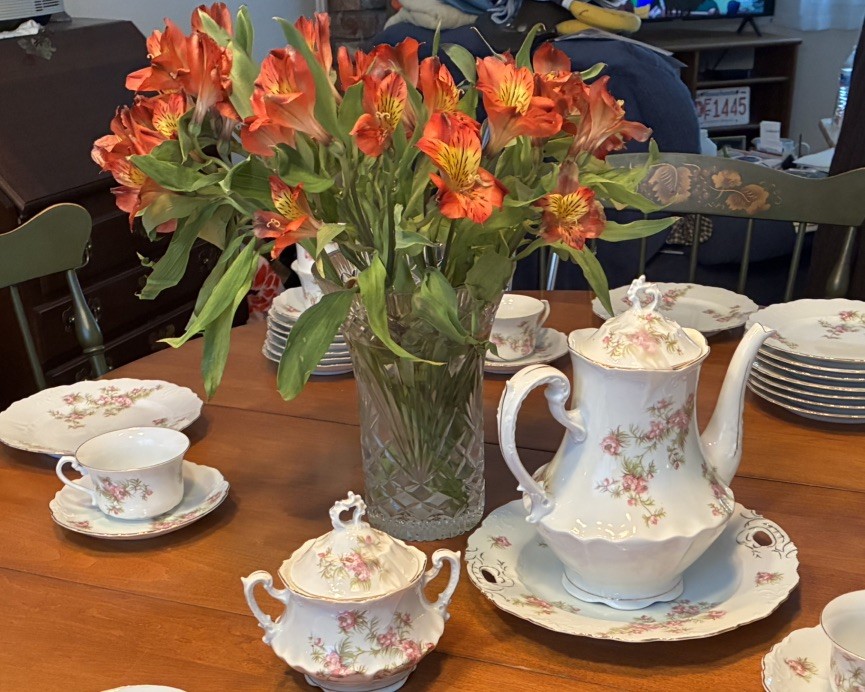 O&EG Royal Austria Porcelain Tea Set, serves 6 with dessert plates