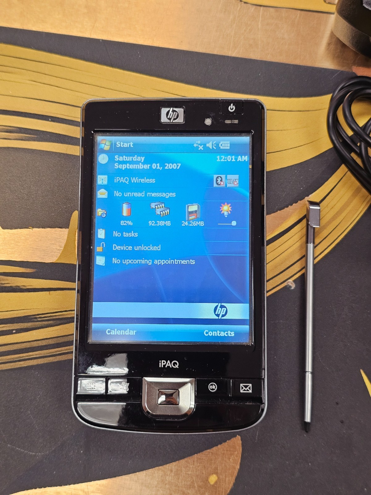 HP iPAQ 211 Enterprise Handheld PDA - Windows Mobile 6.1 with charger usb cable