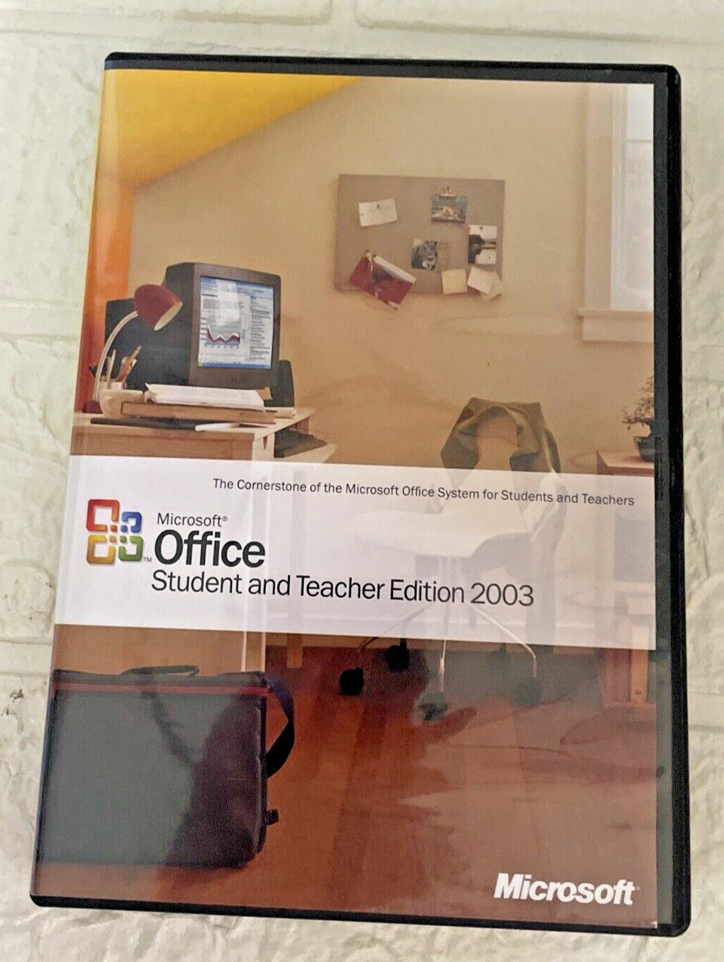 Microsoft Office Student & Teacher 2003 Genuine Retail CD w/ Product Key
