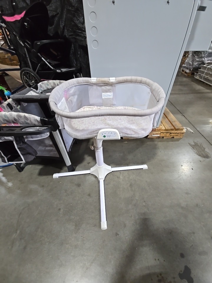 Halo 3885 Essentia Series Modern Lattice Bassinest Swivel Sleeper - Beige