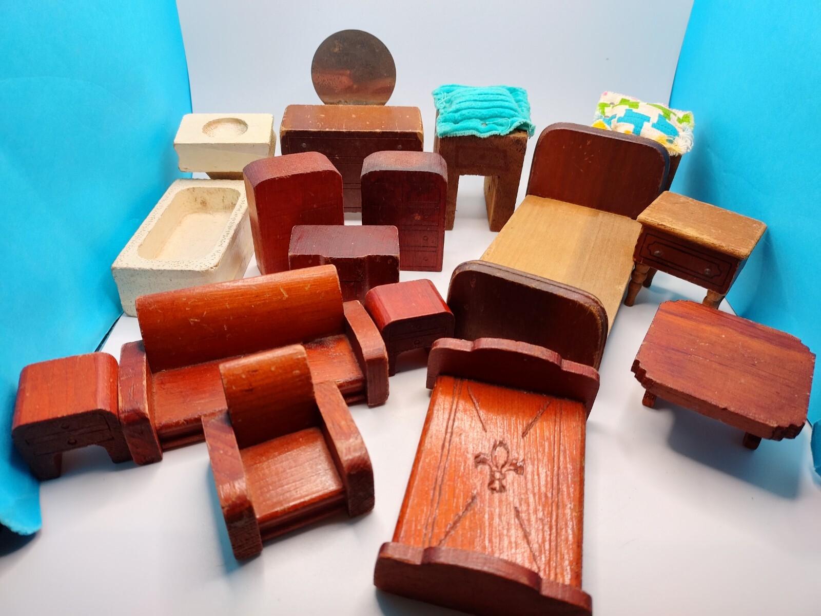 Vtg Antique Miniature Dollhouse Wood Furniture Various Beds Tub Sink Dressers