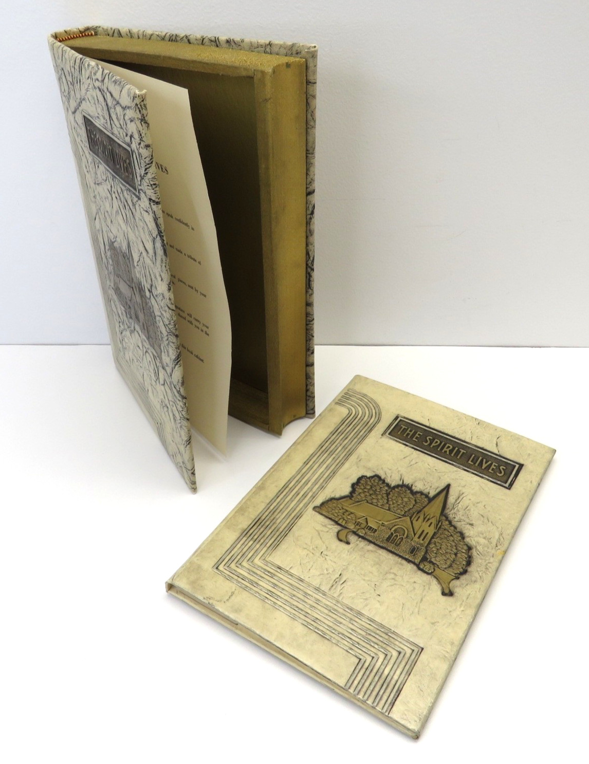 Vintage 1945 Brown's Enterprises Canada The Spirit Lives Funeral Memory Book Box