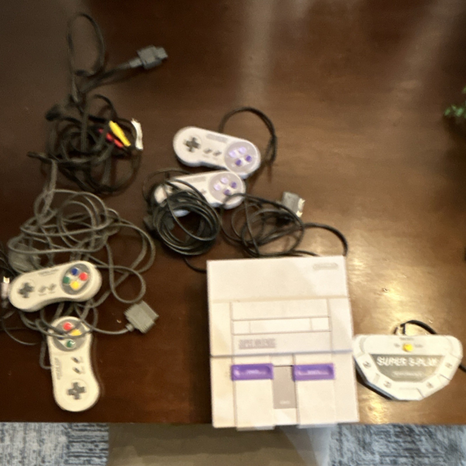 Nintendo Super Nintendo Console, Controllers & Super 5-Play Adapter