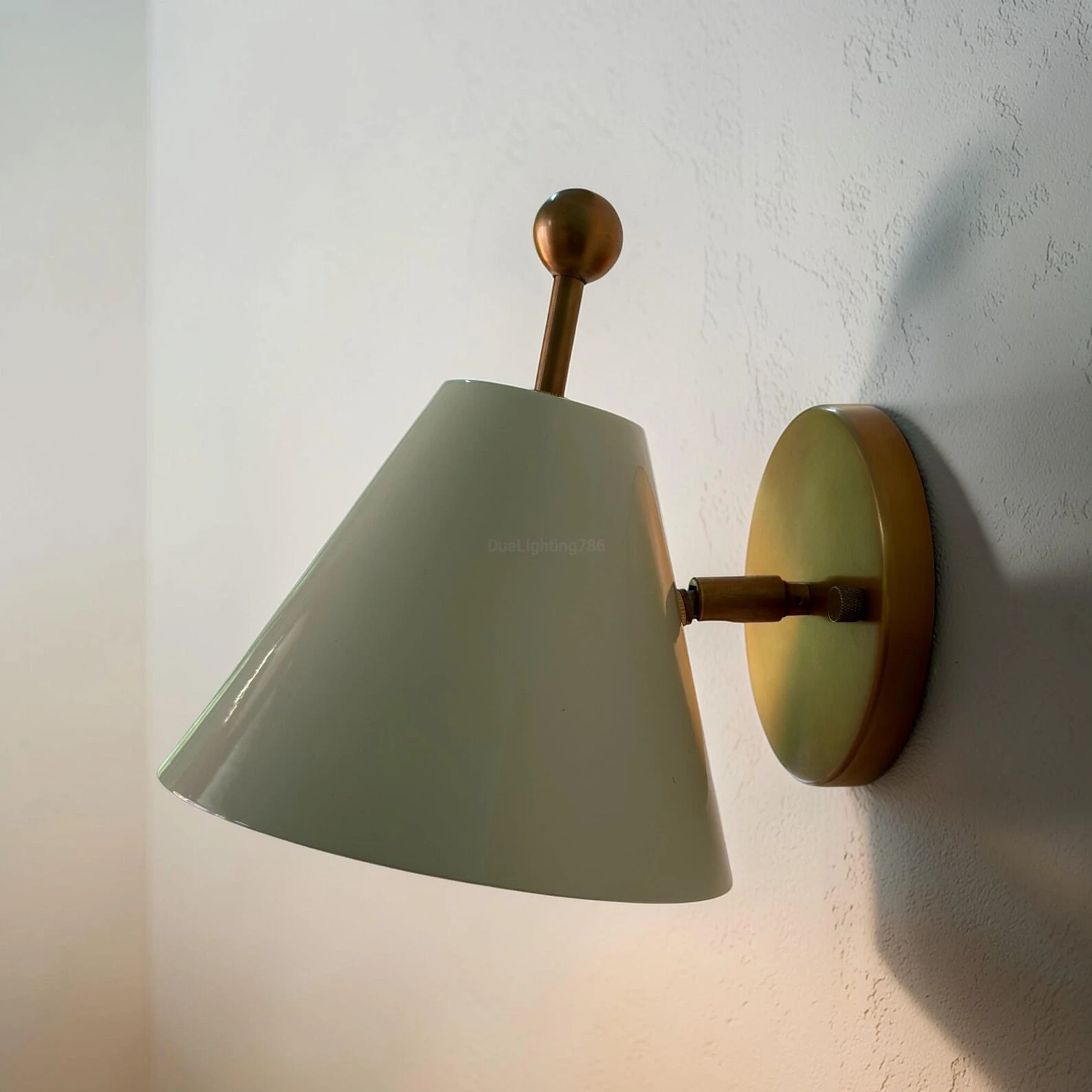 Vintage Style Brass Wall Sconce – Mid Century Modern Adjustable Arm Lamp