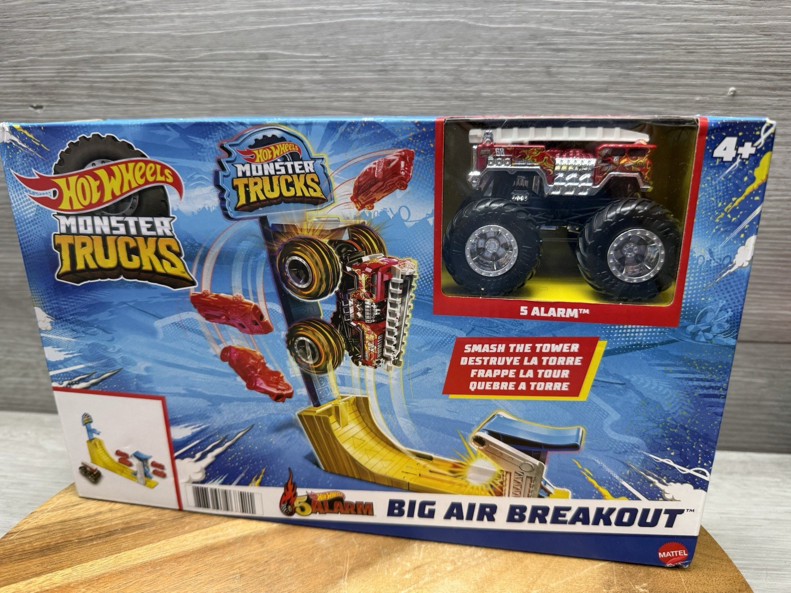 Hot Wheels Monster Trucks Big Air Breakout Truck and Stunt Set NEW IN BOX!