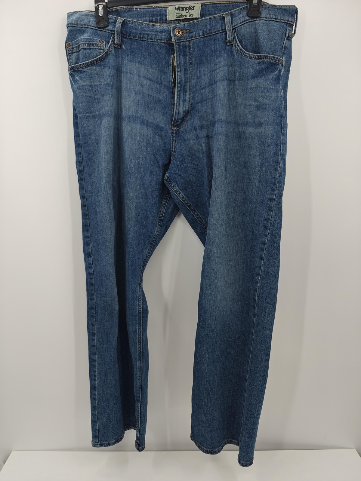 Wrangler Mens 38x30 Straight Fit Denim Five Pocket Authentic Jeans 10ZM4RBRP