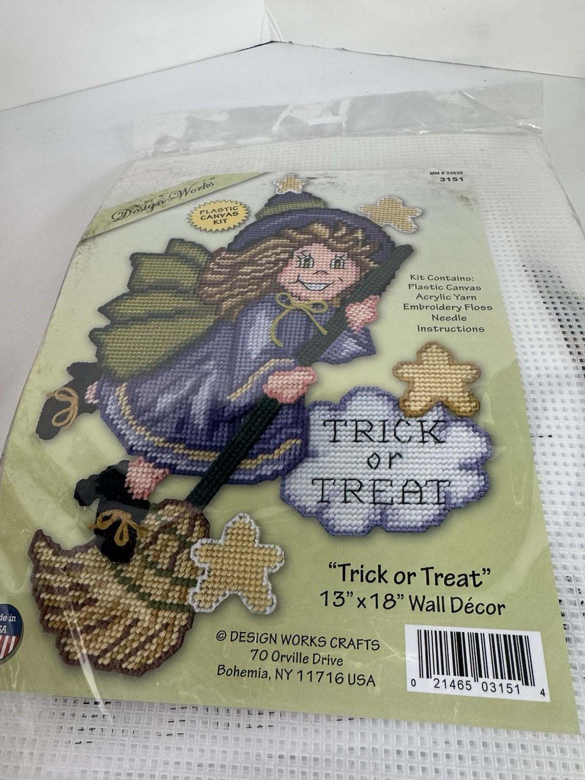 Design Works Witch Trick Or Treat Wall Decor Plastic Canvas Kit  3151 NEW Sealed