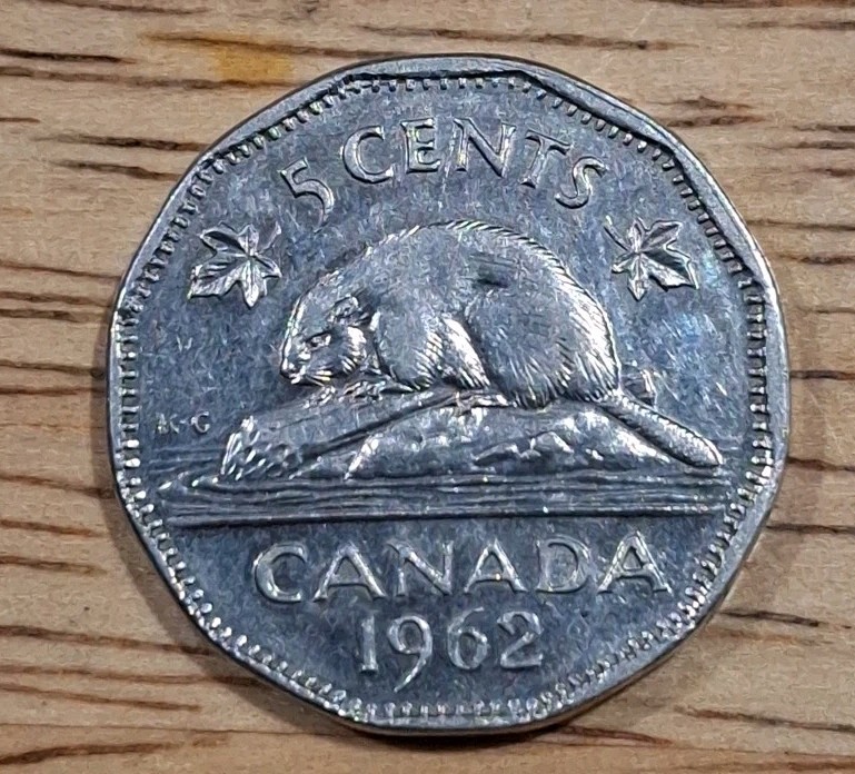 1962 Canada 5 Five Cents - Circulated Canadian Nickel World Coin - North America