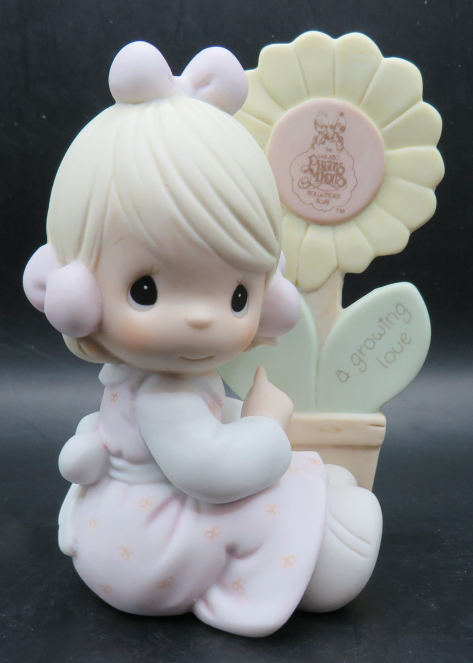 Precious Moments 1988 A Growing Love E-0008 Symbol of Membership NB-Flower