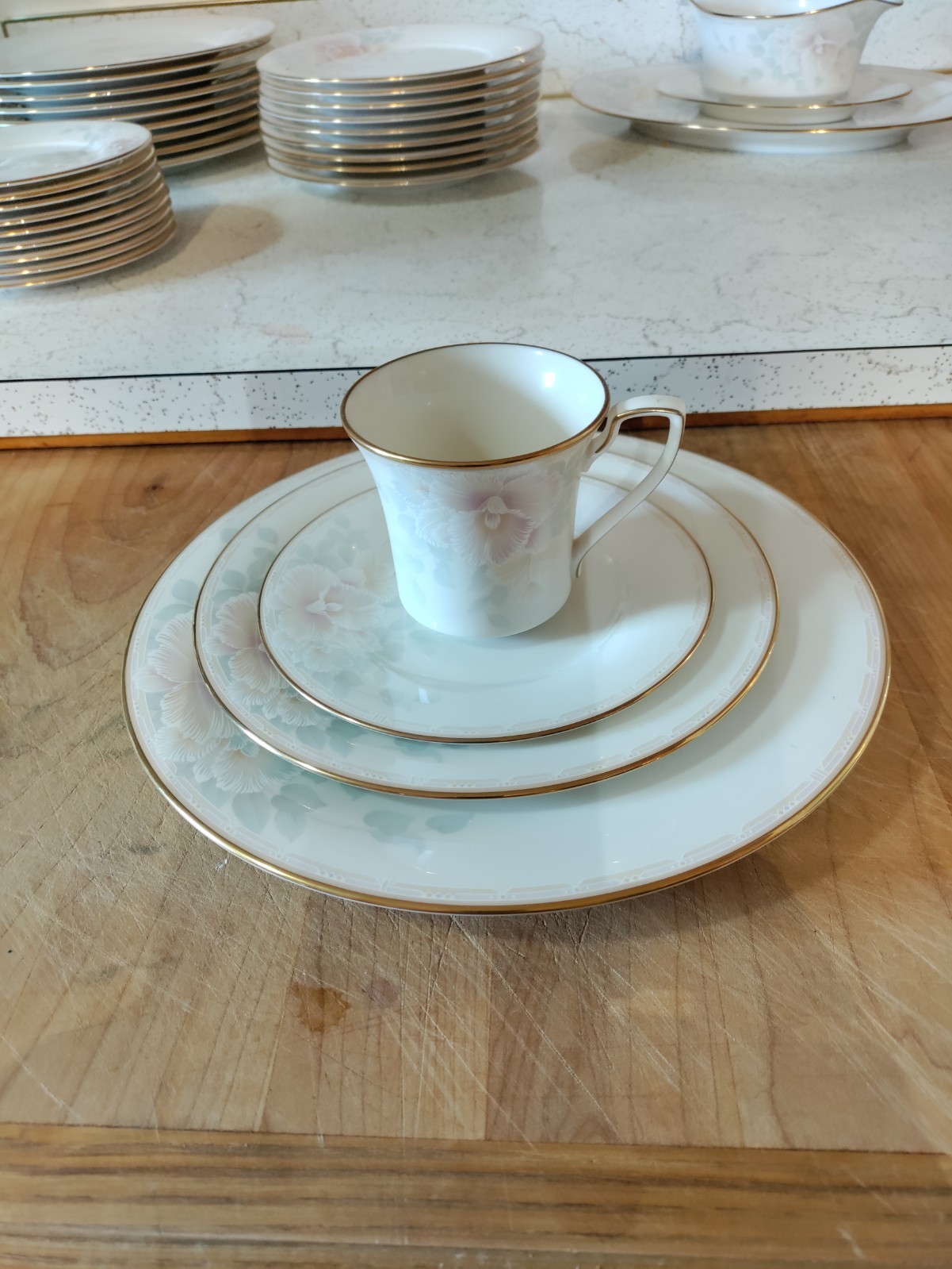 Pristine Vintage Noritake "Sweet Surprise" 4 pc for 10 gravy platter cream sugar