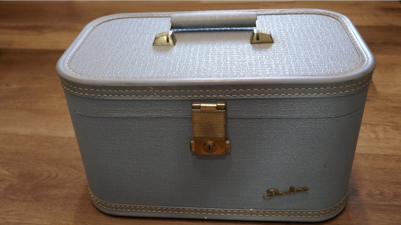 Vintage Lady Baltimore Blue Starline Train Case with Tray