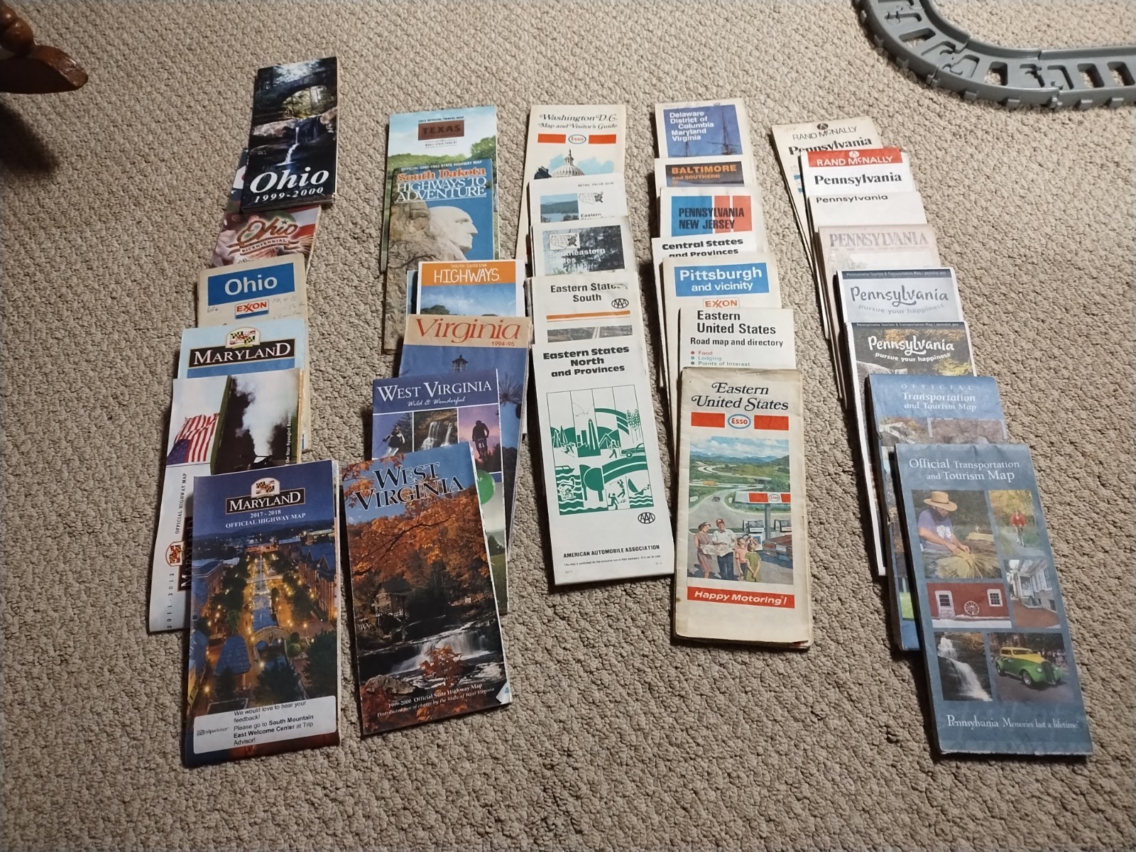 Lot of 32 Vintage Road Maps US States PA OH MD WV VA SC SD TX DC + East States