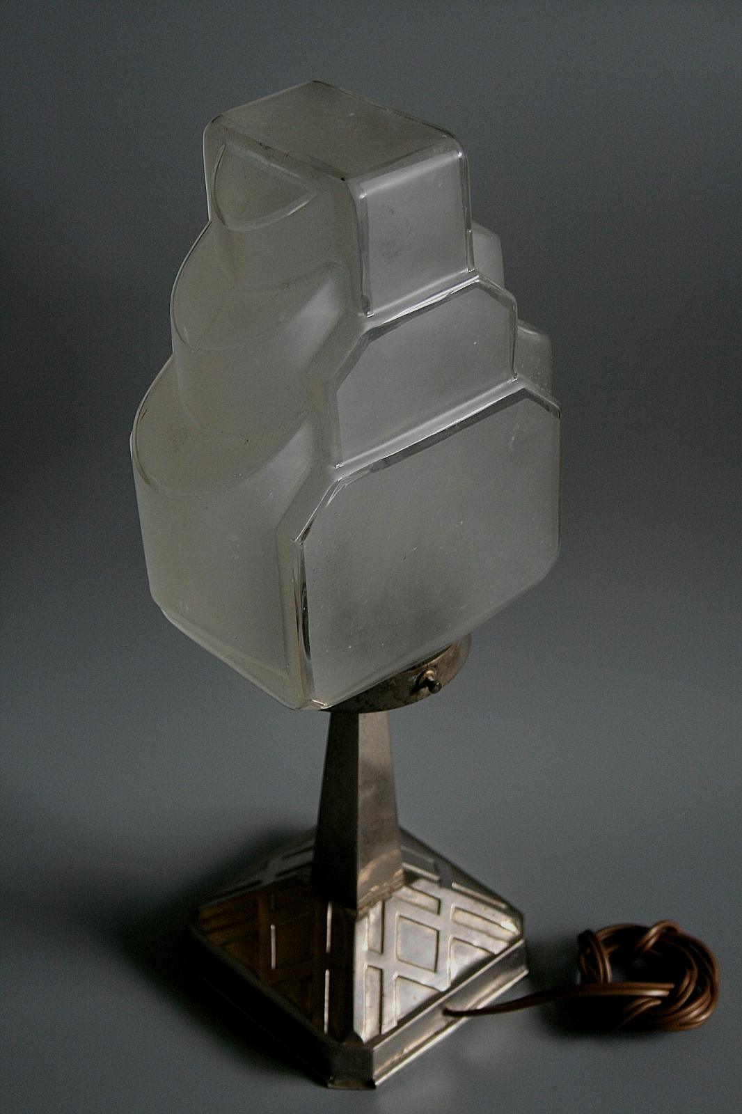 ANTIQUE ART LAMP - CIRCA 1930