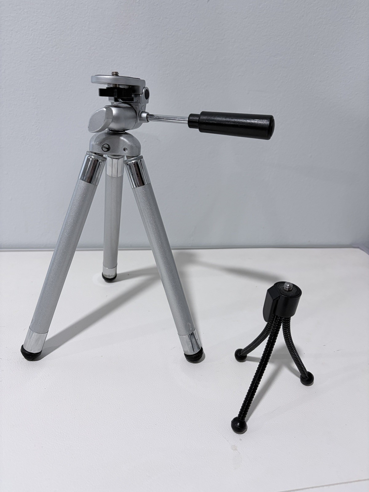 Portable tripod and Mini Tripod for camera extension legs 