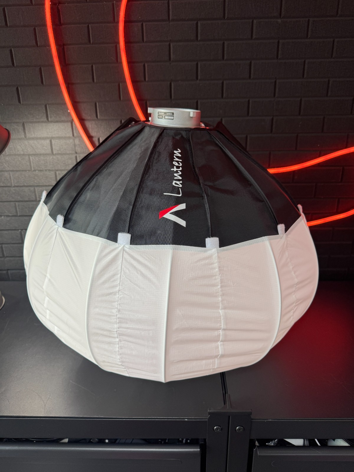 Aputure Lantern Softbox - 26'' Soft Light Modifier - Mint condition