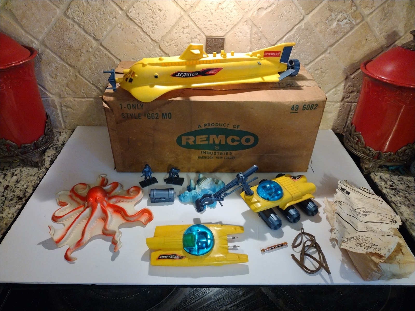 Remco VOYAGE TO THE BOTTOM OF THE SEA Seaview Submarine set Original 1960's