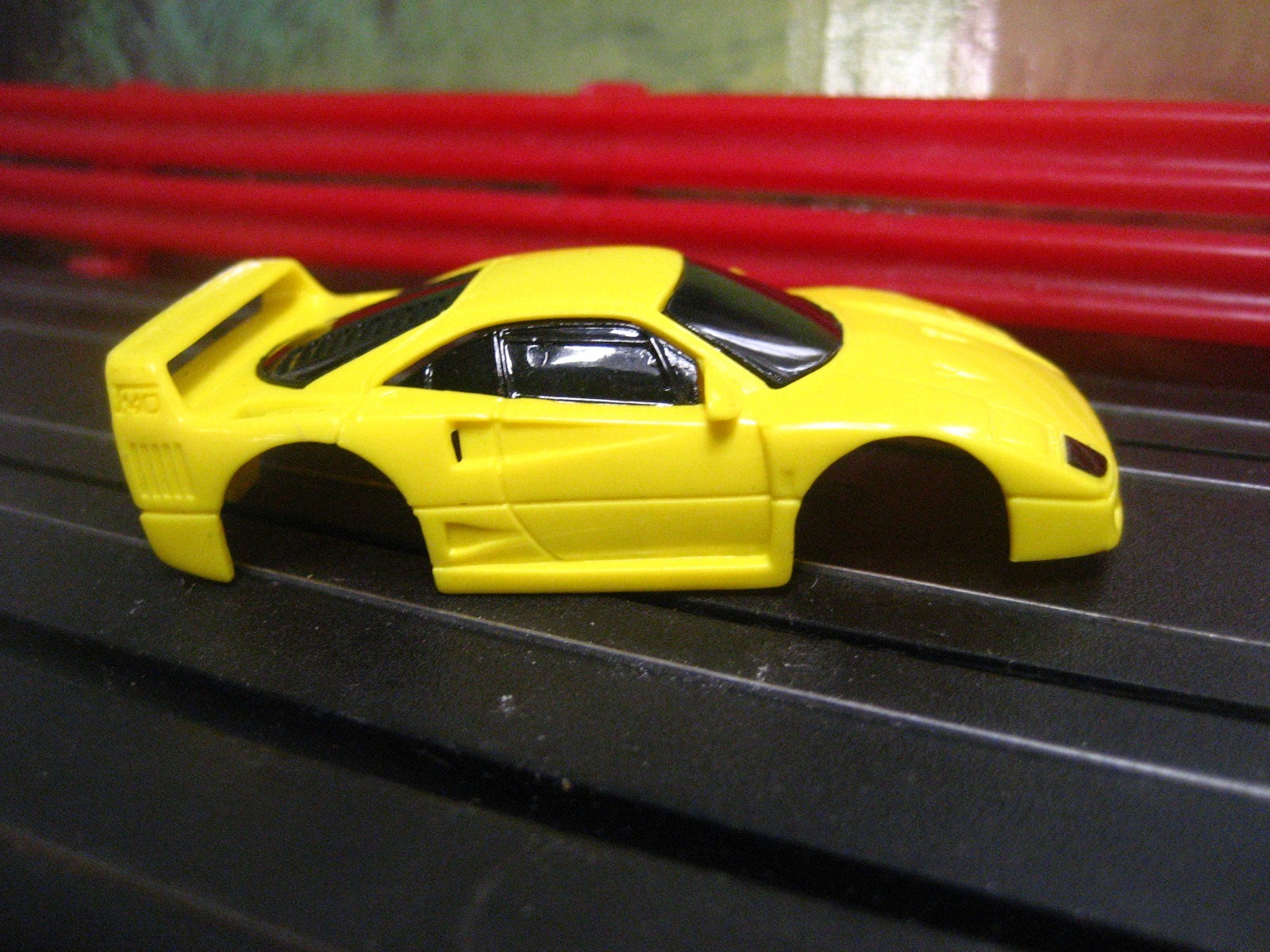New Tyco HO Scale Slot Car Body   Yellow Ferrarri F40GT  Fits wide chassis!