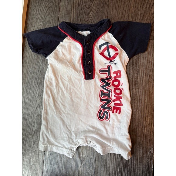 Minnesota Twins Rookie MLB Baseball Romper One piece Infant Baby 6/9M