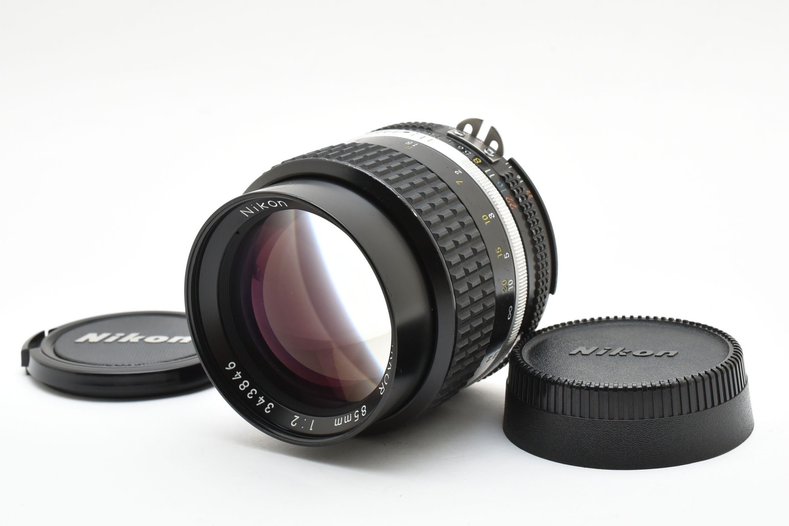 [MINT] Nikon Ai-s Nikkor 85mm f/2 Portrait MF Lens From JAPAN