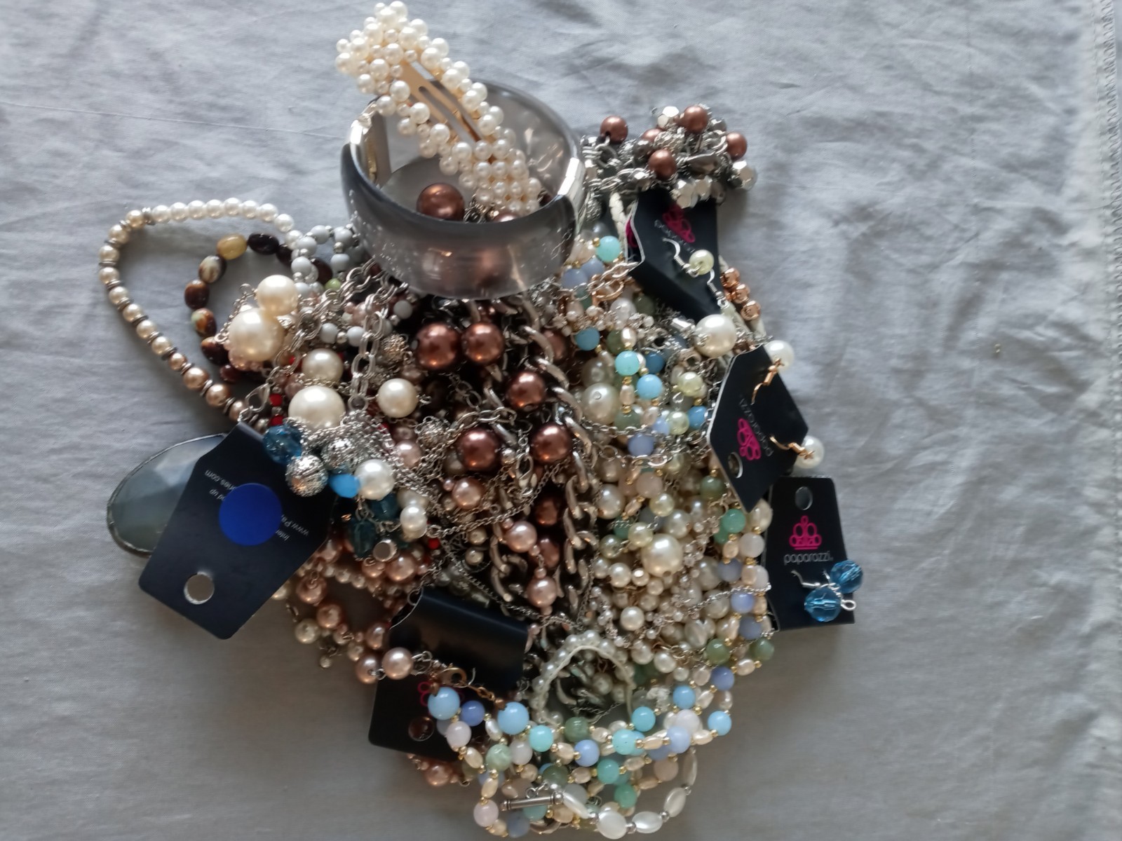 Nice Lot Of 20 Pieces Of Jewelry! For $7