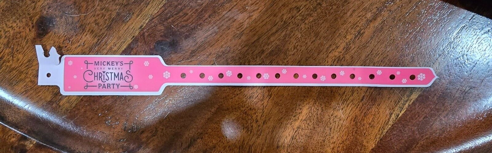 Disney World Mickey's Very Merry Christmas Event Wrist Band Wristband Red Used