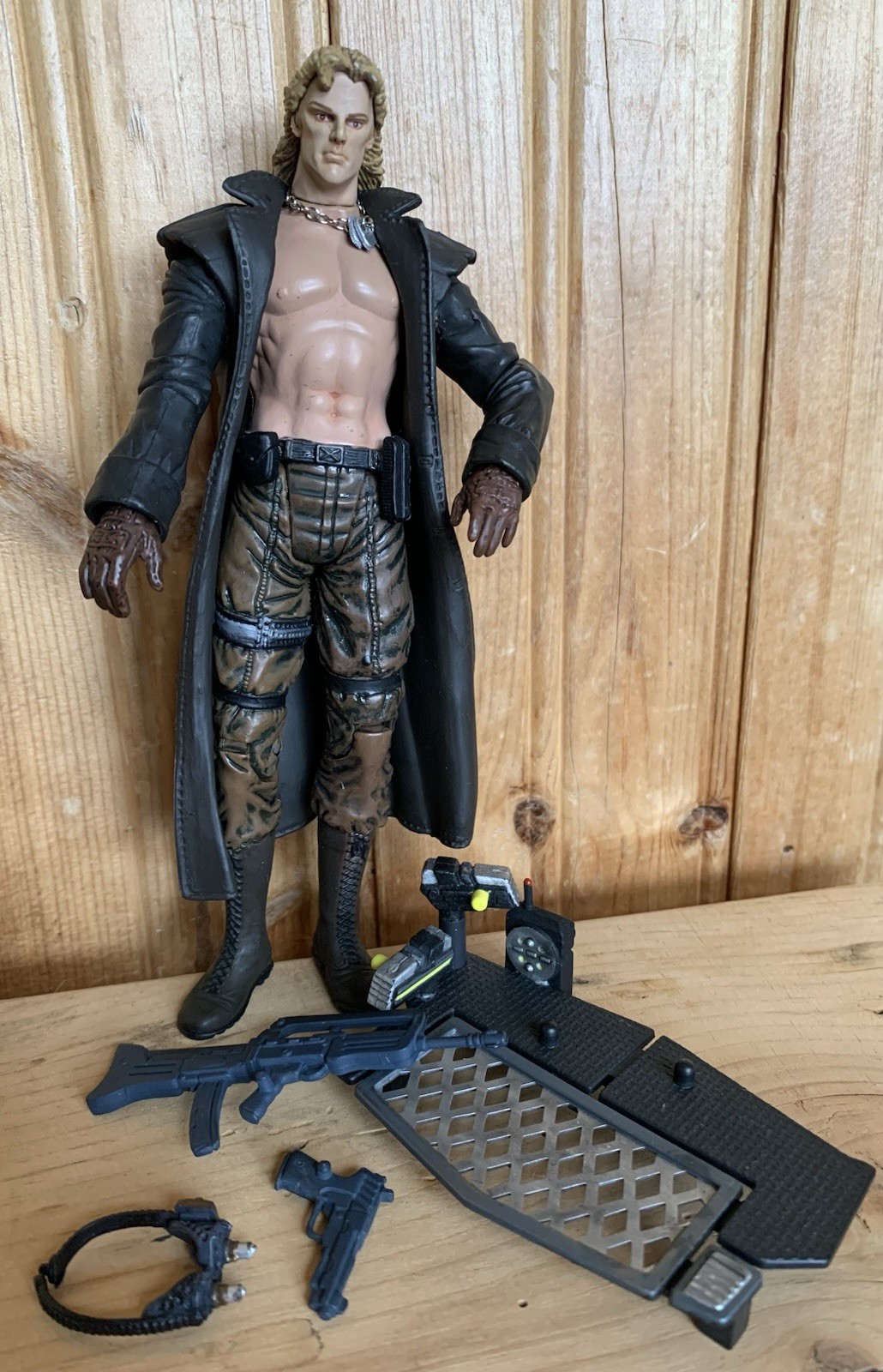 1999 Liquid Snake Metal Gear Solid Konami McFarlane w Weapons Etc Vintage