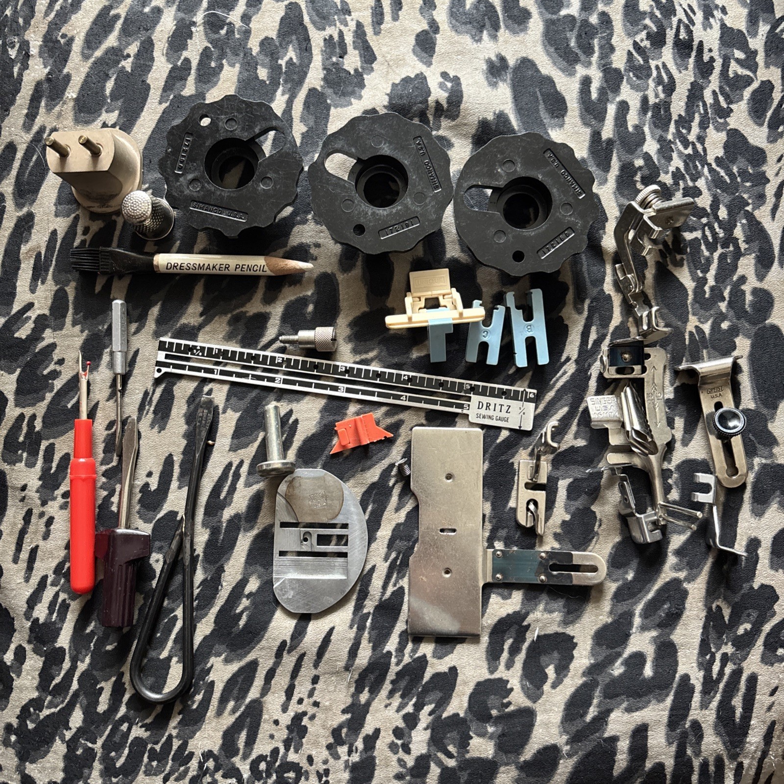 Lot Vintage Singer Greist Simanco Sewing Machine Attachments Accessories Tools