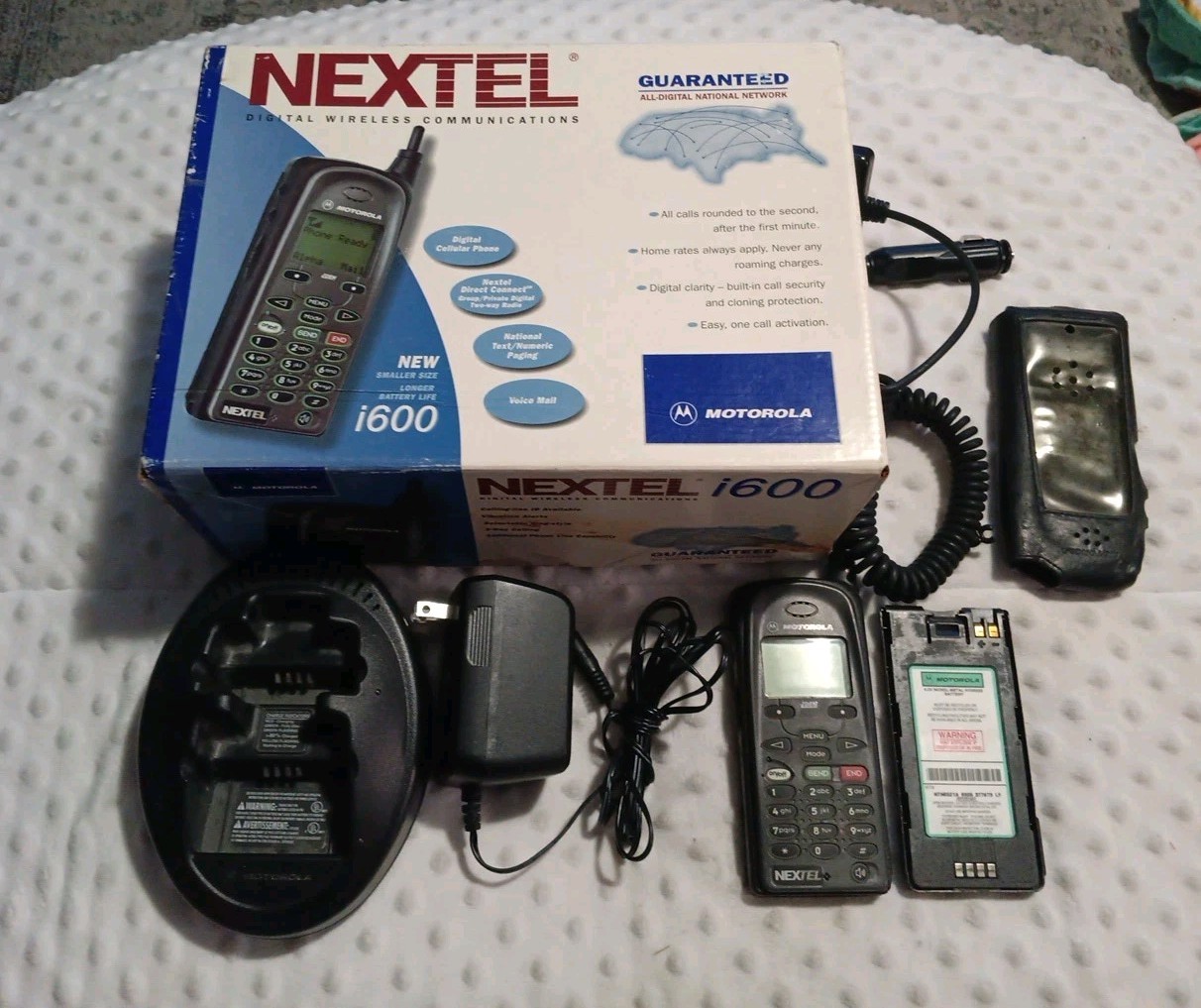 Vintage Motorola Nextel i600 Two Way Radio Cellular Phone with Charger And Box