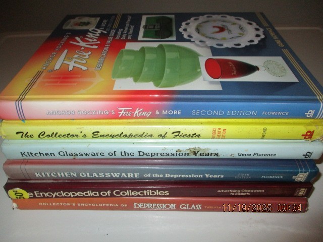 6 VTG COLLECTIBLE GLASS REFERENCE BKS - FIRE-KING, FIESTA, CARNIVAL, DEPRESSION