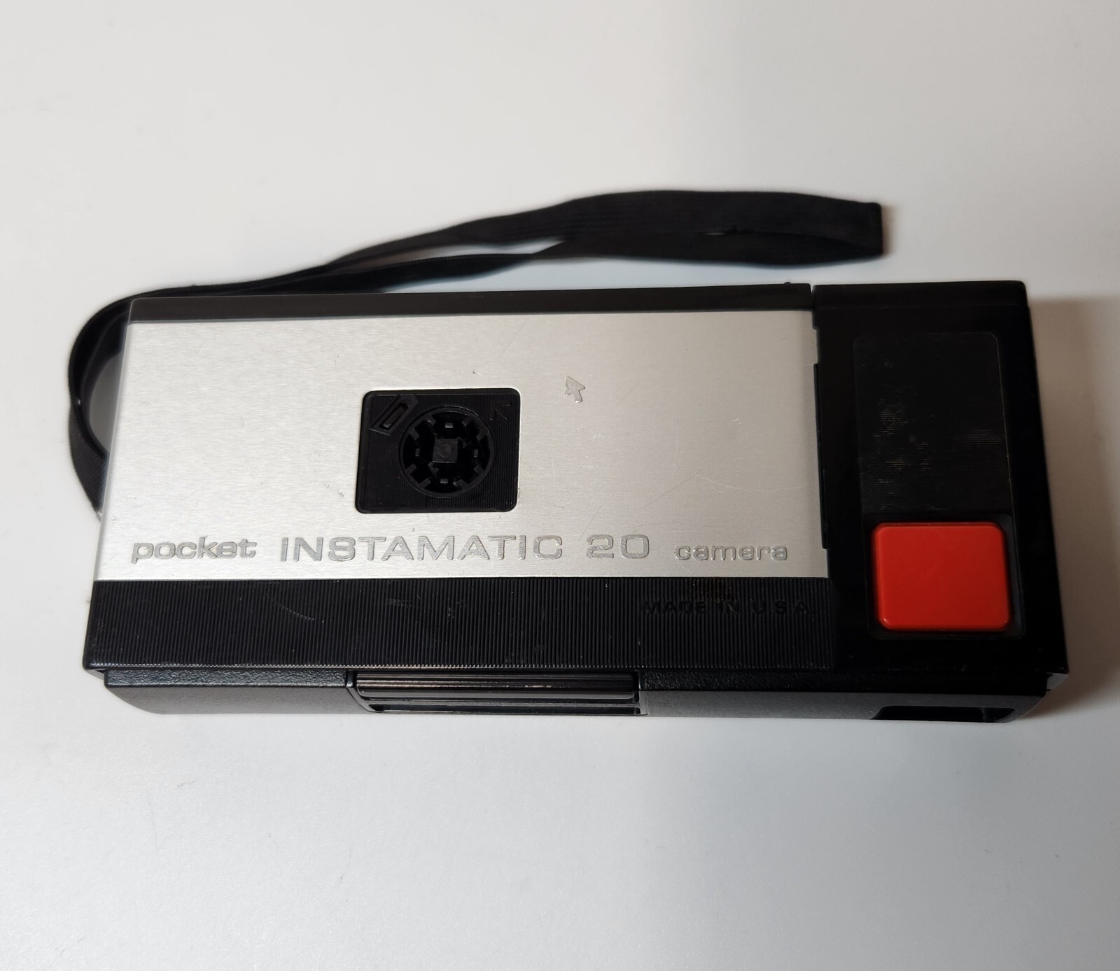 Vintage Kodak Pocket Instamatic 20 Camera Uses 110 Film Tested w/o Film Works