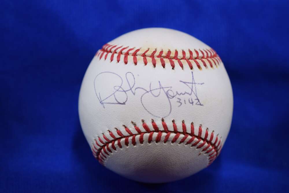 Robin Yount PSA DNA Autograph American League Signed Baseball 3142
