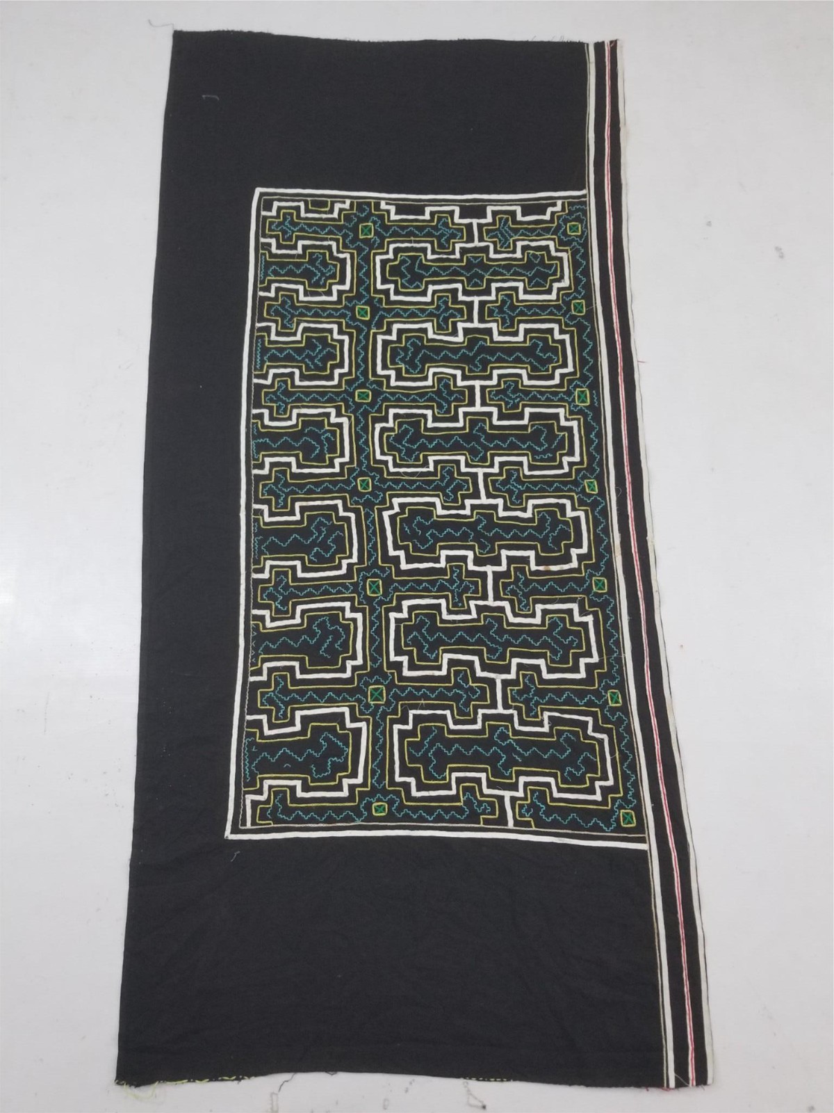 Vintage Traditional Peruvian Hand Embroidered Textile 142x68cm