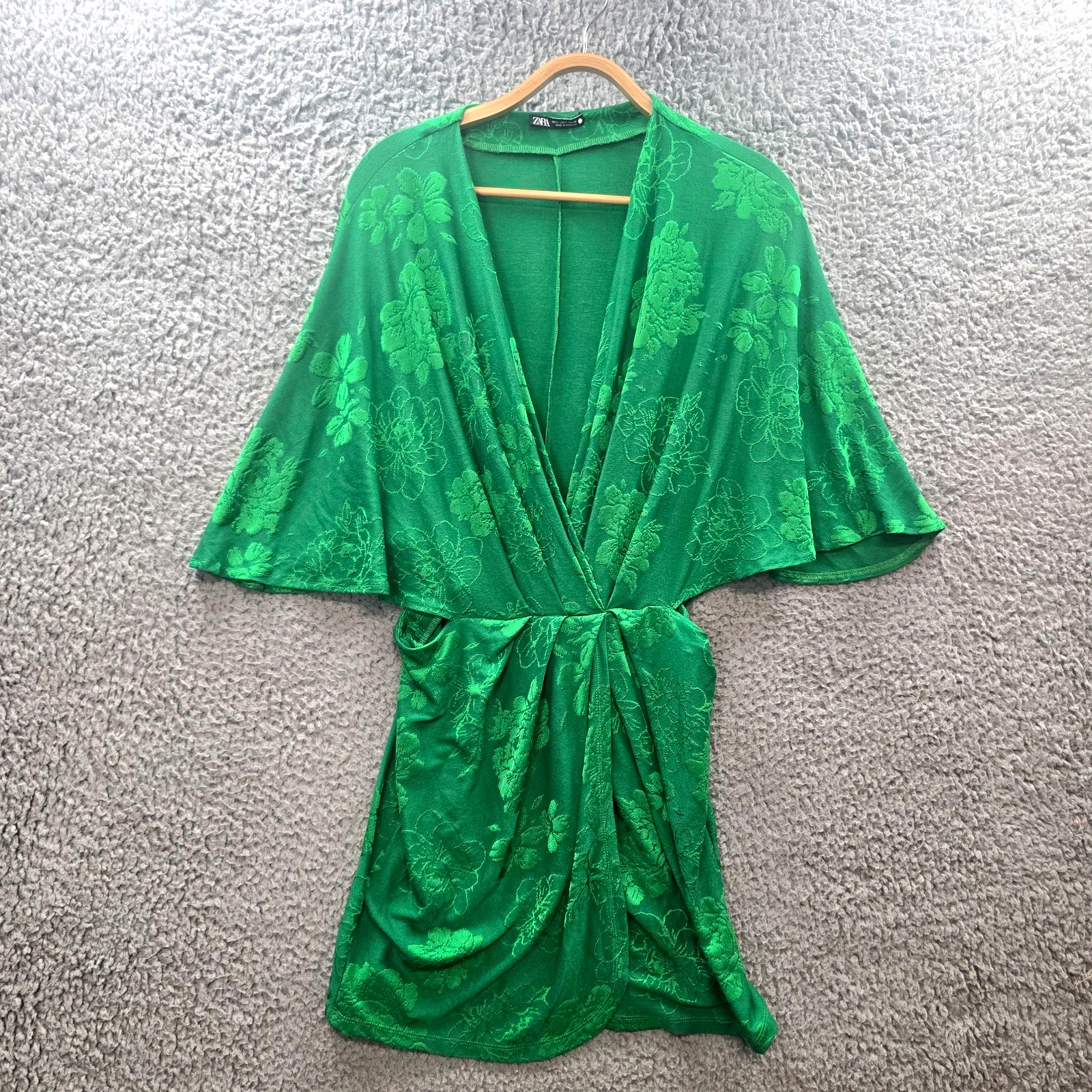 Zara Womens A-line Mini Dress Size M Green Textured Floral Stretch Knit V-Neck