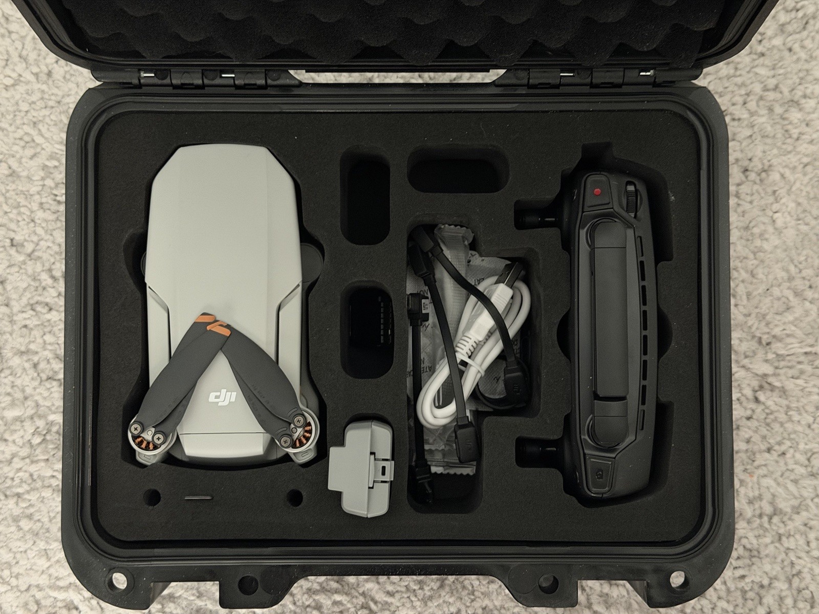 DJI Mini SE Drone Quadcopter 3-Axis Gimbal, 2.7K, Gray