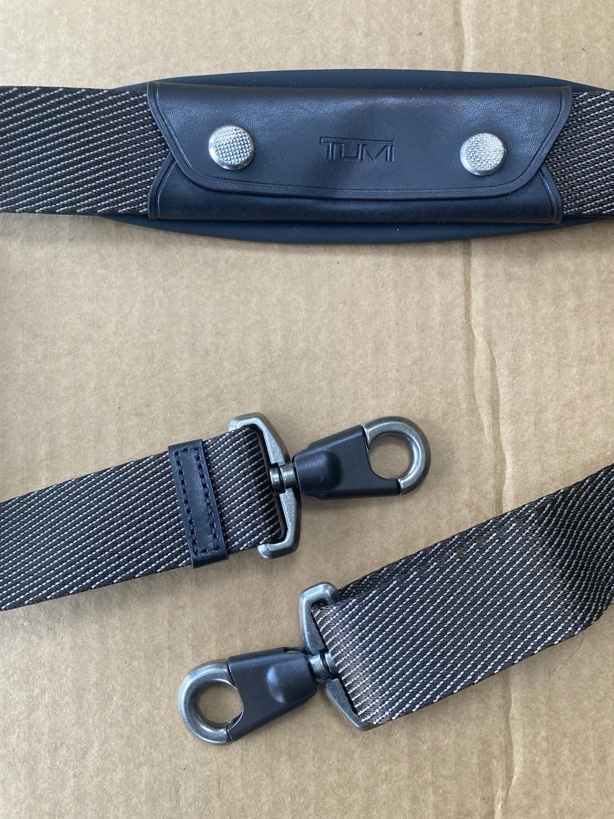 Tumi Adjustable Shoulder Strap Duffle Bag Luggage Strap Brown Replacement  52.5"