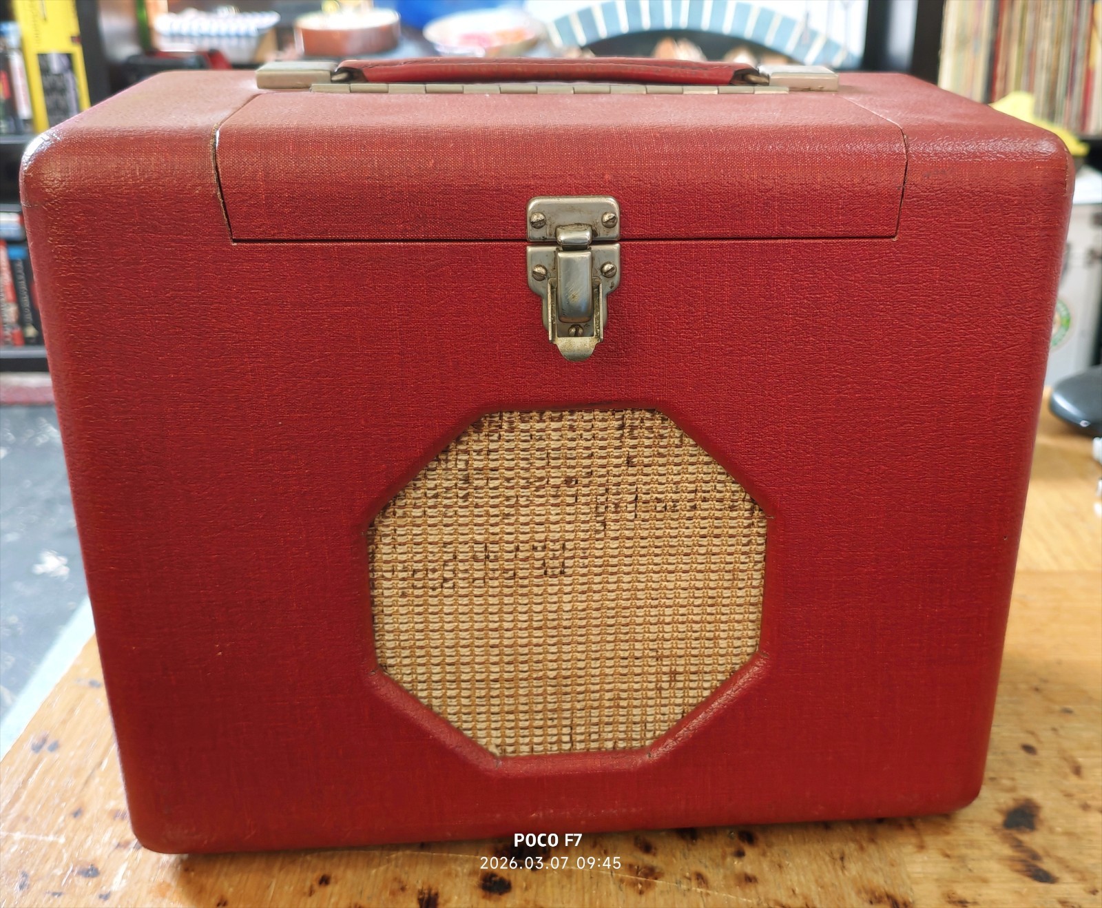 ROBERTS RMB 1950s VALVE RADIO 48501 RED VINTAGE LOVELY CONDITION UNIT