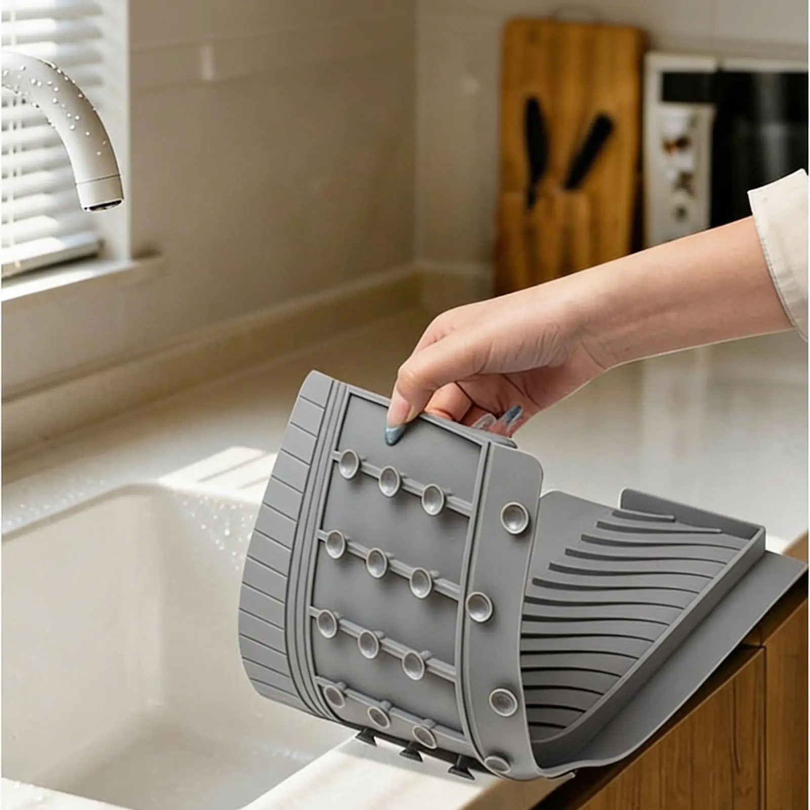 Kitchen Sink Splash Guard Silicone Suction Cups Water Guard For Home Hotel